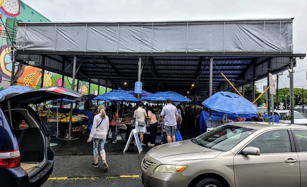 Hilo Farmers Market with local vendors