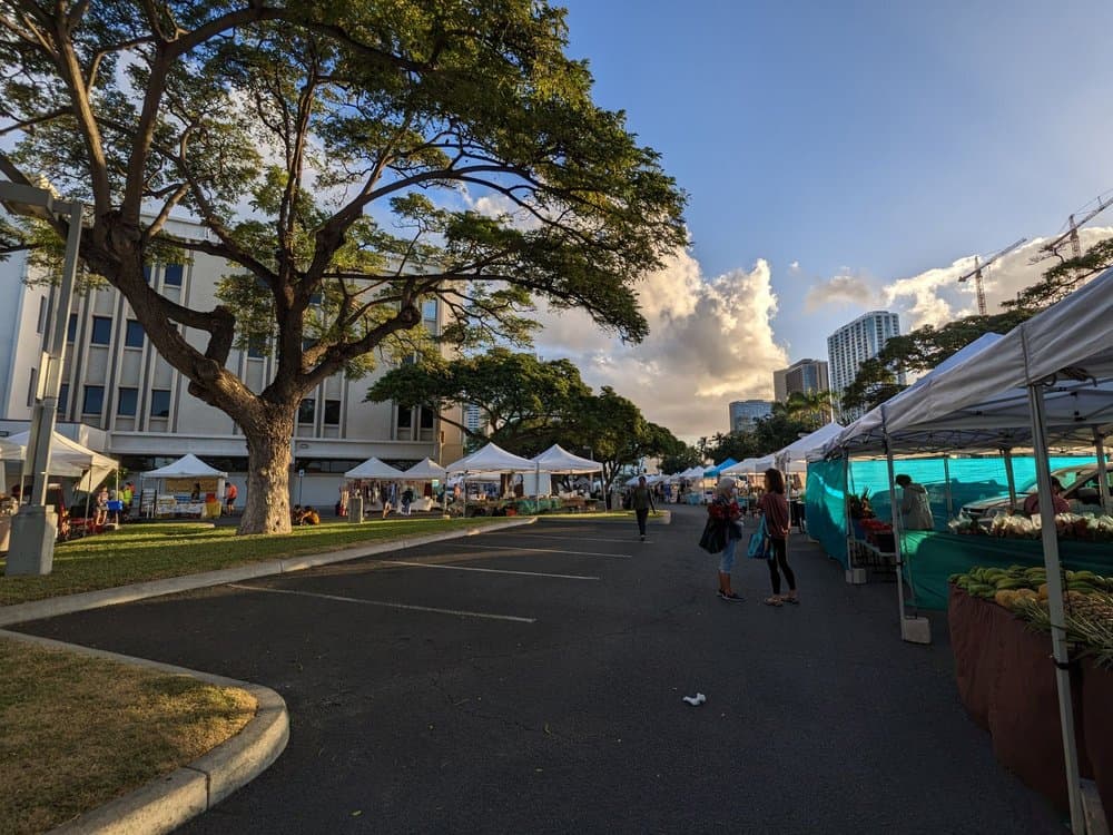 Kakaako Farmers Market in Honolulu